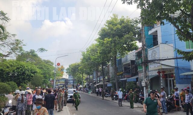 Hiện trường vụ cháy kinh hoàng tại một căn nhà trong đêm, tìm thấy 4 thi thể bên trong Hiện trường vụ cháy kinh hoàng tại một căn nhà trong đêm, tìm thấy 4 thi thể bên trong