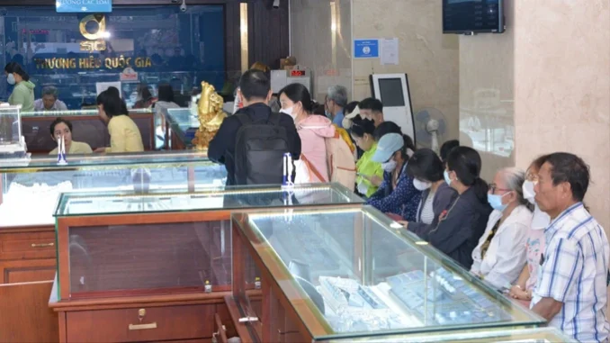 Giá vàng sáng đầu tuần bật tăng ‘thẳng đứng’ Giá vàng sáng đầu tuần bật tăng ‘thẳng đứng’
