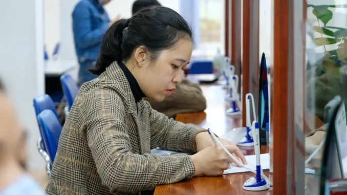 Chuyển cán bộ cấp tỉnh và huyện về xã, vậy cán bộ cấp xã sẽ đi đâu? Chuyển cán bộ cấp tỉnh và huyện về xã, vậy cán bộ cấp xã sẽ đi đâu?