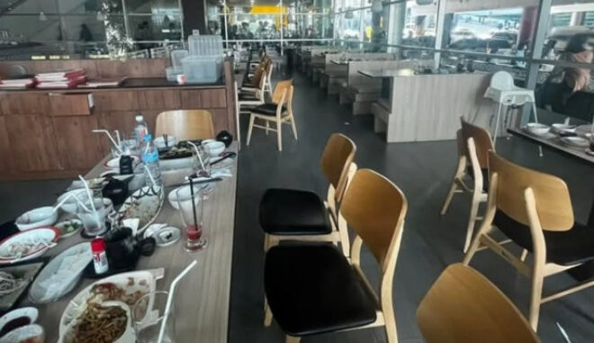 Thực khách bỏ chạy vì động đất, nhà hàng thiệt hại vì không ai quay lại trả tiền Thực khách bỏ chạy vì động đất, nhà hàng thiệt hại vì không ai quay lại trả tiền