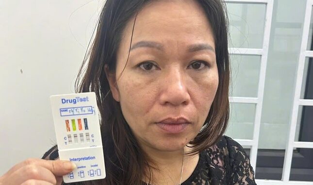 Người phụ nữ U50 ‘bay lắc’ cùng 2 thanh niên trong phòng trọ Người phụ nữ U50 ‘bay lắc’ cùng 2 thanh niên trong phòng trọ