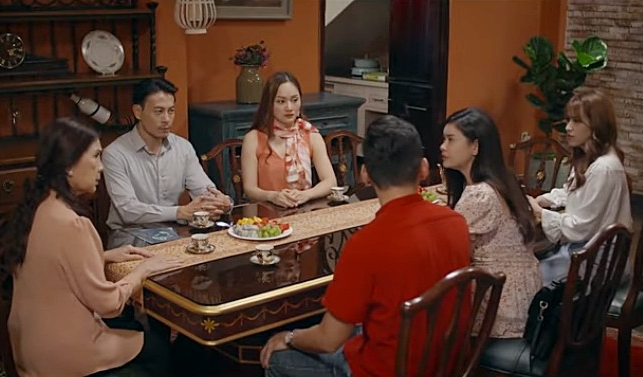 Lúc bố chia đất, anh cả đưa ra tờ xét nghiệm ADN, tôi sốc nặng nhưng bố lại vo tròn mảnh giấy và giao cả gia tài cho anh ấy Lúc bố chia đất, anh cả đưa ra tờ xét nghiệm ADN, tôi sốc nặng nhưng bố lại vo tròn mảnh giấy và giao cả gia tài cho anh ấy