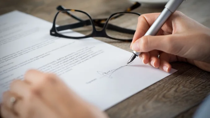 4 cách xử lý khi hàng xóm không chịu ký giáp ranh để làm Sổ đỏ 4 cách xử lý khi hàng xóm không chịu ký giáp ranh để làm Sổ đỏ