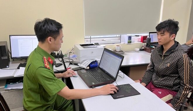 Nam tài xế điều khiển xe máy đâm nữ công nhân môi trường tử vong đã bị bắt Nam tài xế điều khiển xe máy đâm nữ công nhân môi trường tử vong đã bị bắt