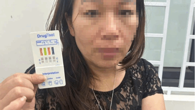 Người phụ nữ U50 ‘b: a: y l: ă: c’ cùng 2 th:anh n:iên trong phòng tr:ọ Người phụ nữ U50 ‘b: a: y l: ă: c’ cùng 2 th:anh n:iên trong phòng tr:ọ