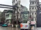 Loạt cọc sắt bắc ngang trên đầu người đi đường gây tò mò, lo ngại ở Hà Nội