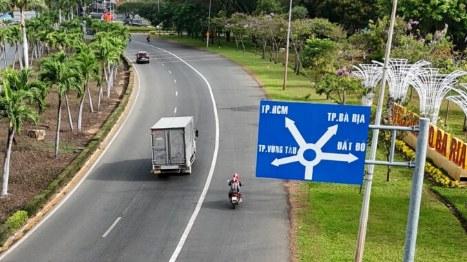 TPHCM xuống Bà Rịa - Vũng Tàu phải đi qua đường Đồng Nai, nếu sáp nhập đi lại thế nào? TPHCM xuống Bà Rịa - Vũng Tàu phải đi qua đường Đồng Nai, nếu sáp nhập đi lại thế nào?