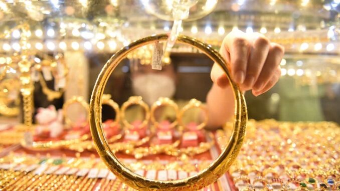 Giá vàng lập kỷ lục mới: 104 triệu đồng/lượng Giá vàng lập kỷ lục mới: 104 triệu đồng/lượng
