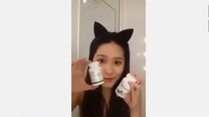 Đoàn Di Băng bị "khui" clip bán hàng kiểu: 1 viên tương đương 5kg rau củ quả, mỗi ngày Băng uống 3 viên! Đoàn Di Băng bị "khui" clip bán hàng kiểu: 1 viên tương đương 5kg rau củ quả, mỗi ngày Băng uống 3 viên!