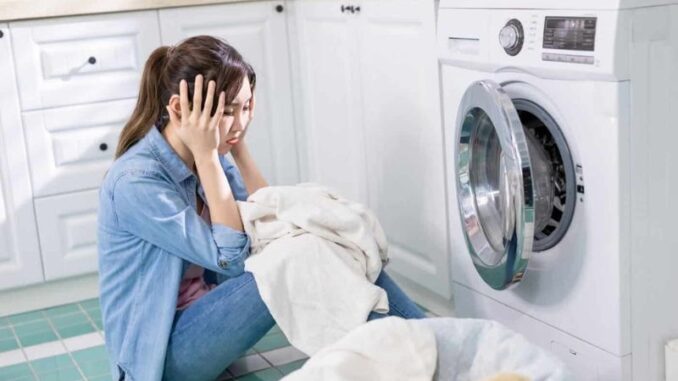 Quần áo giặt xong vẫn có mùi hôi? Nguyên nhân có thể từ 3 điều đơn giản Quần áo giặt xong vẫn có mùi hôi? Nguyên nhân có thể từ 3 điều đơn giản