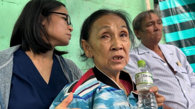 Tiếng khóc xé lòng của người mẹ mất con trong vụ cháy quận 8: ‘Người thân của tôi mất hết rồi…’ Tiếng khóc xé lòng của người mẹ mất con trong vụ cháy quận 8: ‘Người thân của tôi mất hết rồi…’