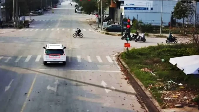 Danh sách ô tô bị ph:ạt nguội do vi phạm lỗi vượt đèn đỏ và lấn làn đường
