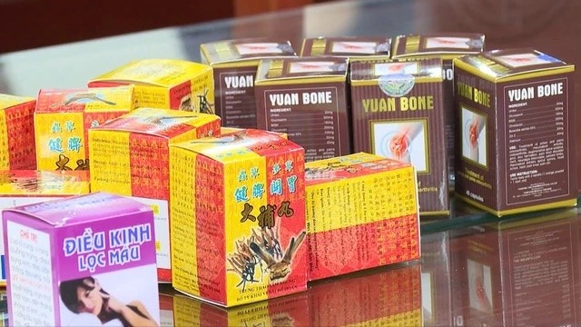 Điểm danh những quầy thuốc tiêu thụ sản phẩm của đường dây sản xuất tân dược giả Điểm danh những quầy thuốc tiêu thụ sản phẩm của đường dây sản xuất tân dược giả