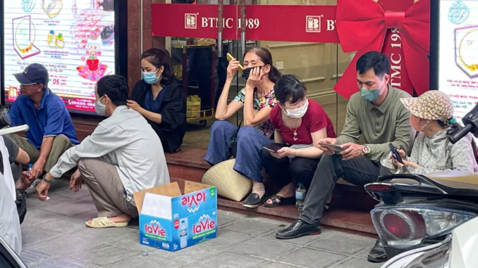 Giá vàng 22/4: Tiệm Vàng thất thủ Giá vàng 22/4: Tiệm Vàng thất thủ