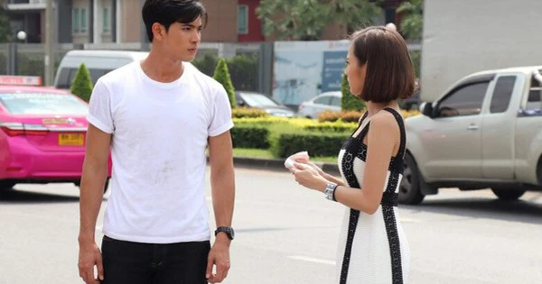 Đến dự lễ cưới của vợ cũ sau 5 năm ly hôn, tôi sửng sốt khi thấy bụng cô ấy đã nhô lên, về nhà mà thất thần Đến dự lễ cưới của vợ cũ sau 5 năm ly hôn, tôi sửng sốt khi thấy bụng cô ấy đã nhô lên, về nhà mà thất thần