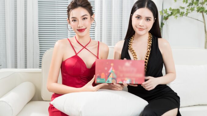 Clip ‘hot’ MXH: Thùy Tiên và Đoàn Di Băng khoe ‘hợp tác làm ăn’ Clip ‘hot’ MXH: Thùy Tiên và Đoàn Di Băng khoe ‘hợp tác làm ăn’