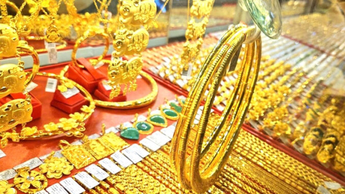 Giá vàng hôm nay 4/5/2025: Chốt tuần giảm, cảnh báo tiếp tục lao dốc