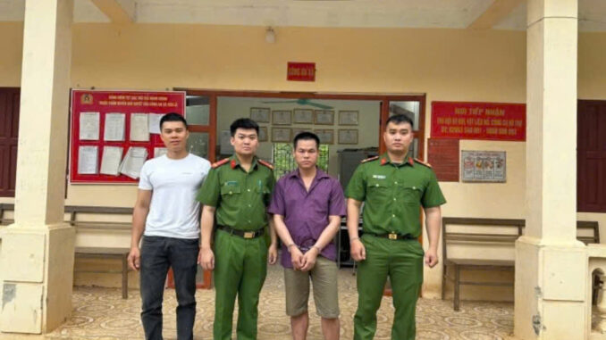 Lạng Sơn: Bắt đối tượng trốn truy nã suốt 9 tháng dưới tầng hầm nhà riêng Lạng Sơn: Bắt đối tượng trốn truy nã suốt 9 tháng dưới tầng hầm nhà riêng