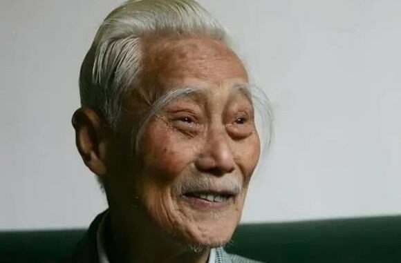 Lông mày nam giới dài ra sau tuổi 50 là điềm gì? Bất ngờ với mối liên hệ đến tuổi thọ và sức khỏe Lông mày nam giới dài ra sau tuổi 50 là điềm gì? Bất ngờ với mối liên hệ đến tuổi thọ và sức khỏe