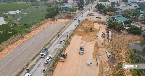 Hiện trạng tuyến đường hơn 8.100 tỷ đồng ở ngoại thành Hà Nội đang được mở rộng Hiện trạng tuyến đường hơn 8.100 tỷ đồng ở ngoại thành Hà Nội đang được mở rộng