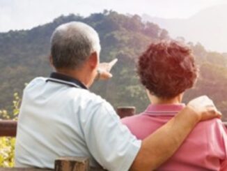 Vì sao vợ chồng trên 50 tuổi nên ngủ riêng giường: 3 lý do không thể chối cãi