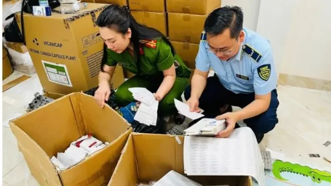 Cận cảnh các loại thu:ố:c, thực phẩm chức năng gi:ả vừa bị thu giữ Cận cảnh các loại thu:ố:c, thực phẩm chức năng gi:ả vừa bị thu giữ