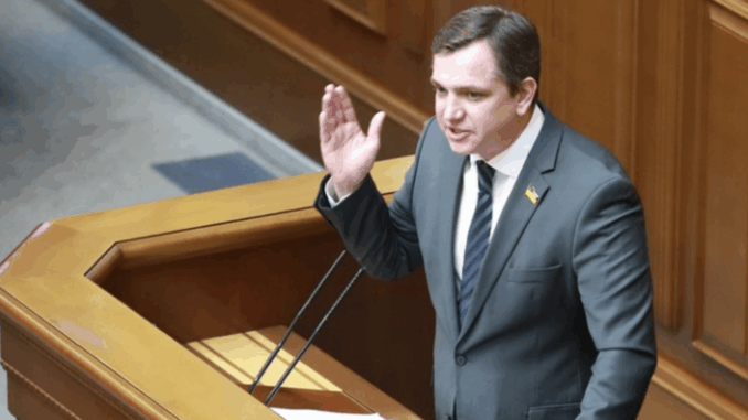 Nghị sĩ Ukraine đe dọa tấn công Quảng trường Đỏ vào Ngày Chiến thắng