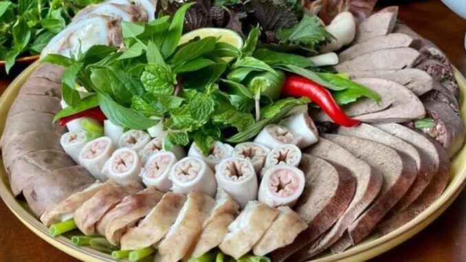 5 người tuyệt đối không ăn lòng lợn kẻo rước họa vào thân
