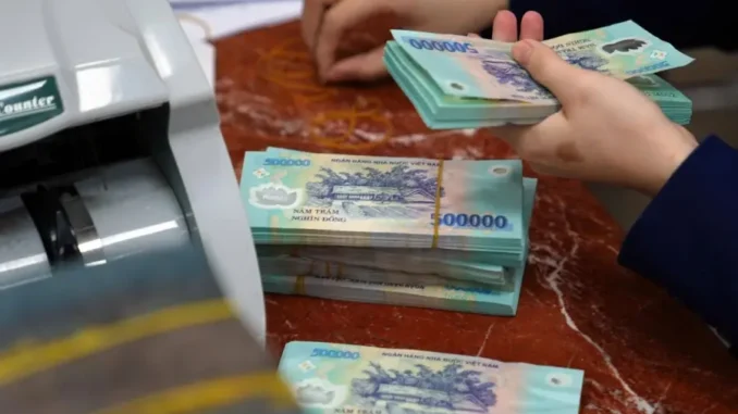 Cầm tiền đi gửi tiết kiệm: Đừng chọn kì hạn 6 tháng hay 1 năm, đây là cách nhận lãi cao nhất Cầm tiền đi gửi tiết kiệm: Đừng chọn kì hạn 6 tháng hay 1 năm, đây là cách nhận lãi cao nhất