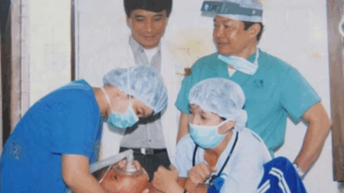 Bác sĩ tham gia ca mổ tách song sinh Việt – Đức qua đời Bác sĩ tham gia ca mổ tách song sinh Việt – Đức qua đời