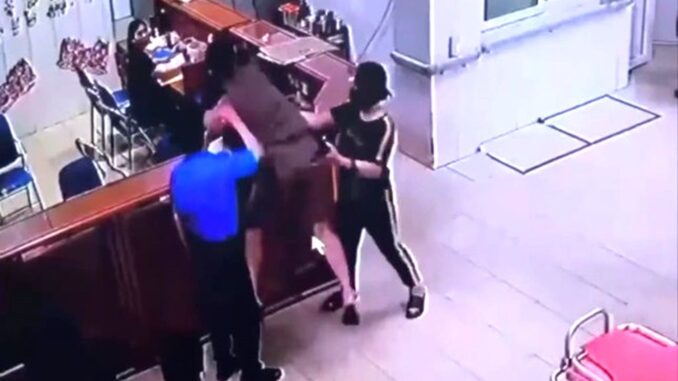 Trời ơi ngay tại khoa Cấp cứu Bệnh viện Hữu nghị Đa khoa Nghệ An Trời ơi ngay tại khoa Cấp cứu Bệnh viện Hữu nghị Đa khoa Nghệ An